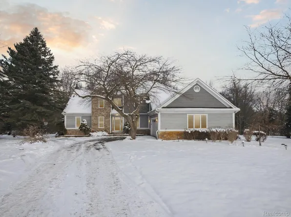 5440 Ridge Trl N, Clarkston, MI 48348