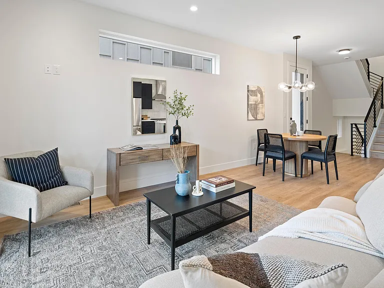 1233 Perry St #1 — Photo 3