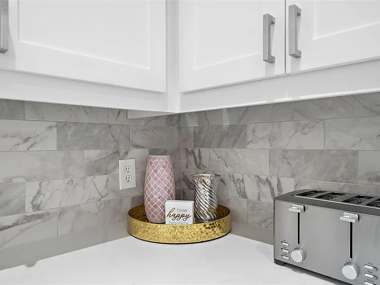 709 Reinicke St — Photo 35
