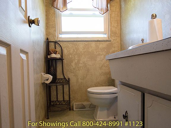 4th image of 4931 Brittany Ct E