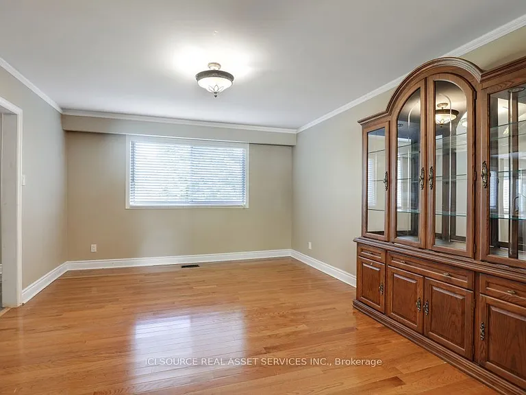1371 Kilborn Ave — Photo 13