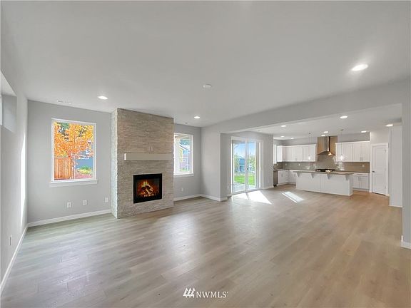5th image of 7896 198th Avenue Pl E