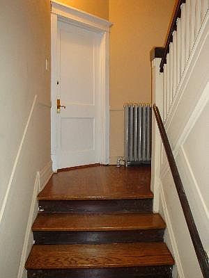 2nd image of 610 S Elgin Ave