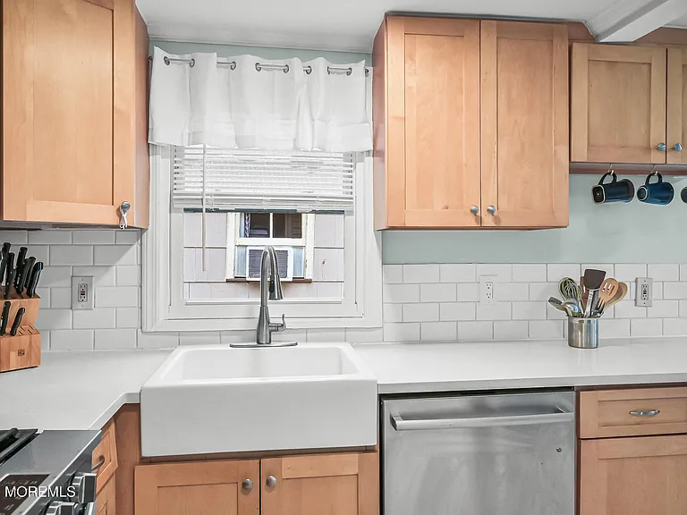 1842 Parkway Way #FRONT — Photo 10