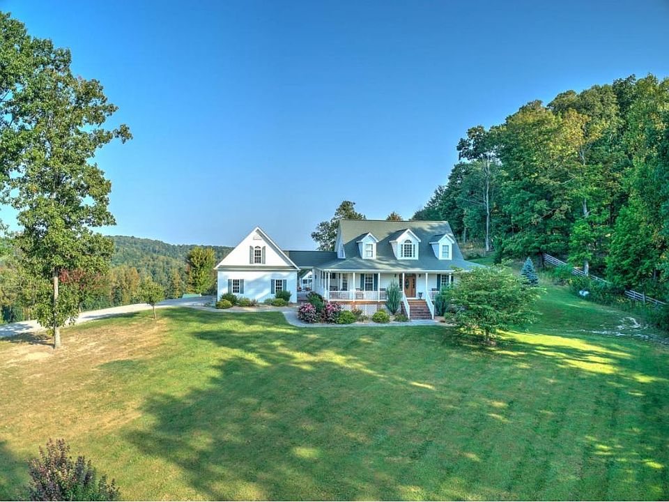 1st image of 346 Woodlands Ct