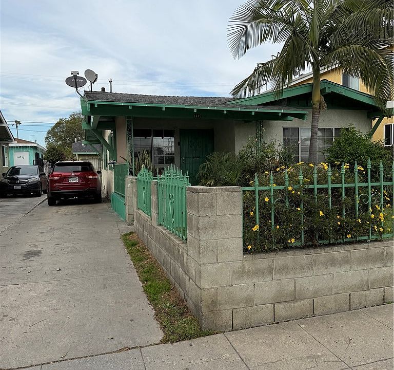 1st image of 1445 W 58th St