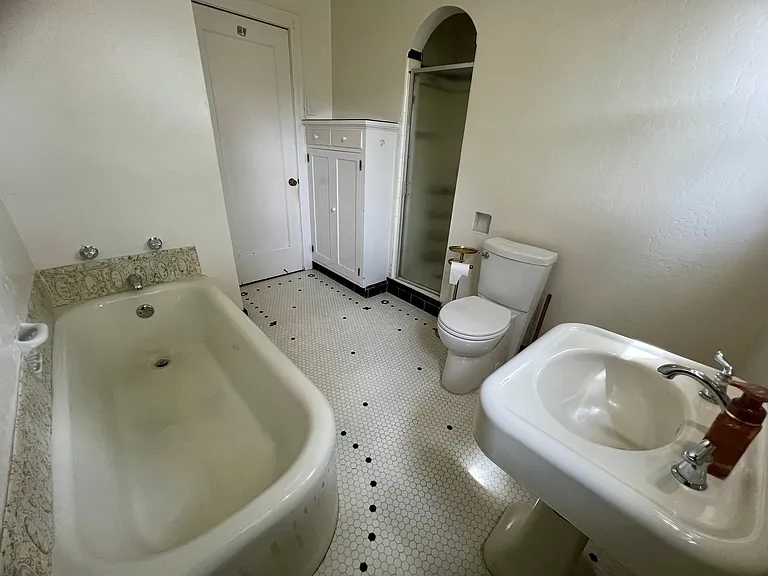 790 E San Joaquin Ave — Photo 28