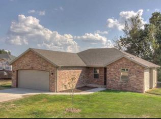 120 E Shawnee St, Strafford, MO 65757