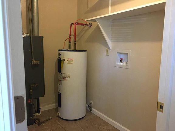 Mud room/ laundry room - washer and dryer not included