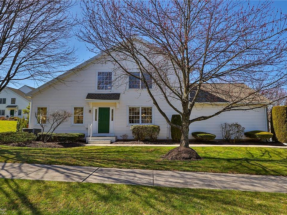 1st image of 2928 Larkspur Ln