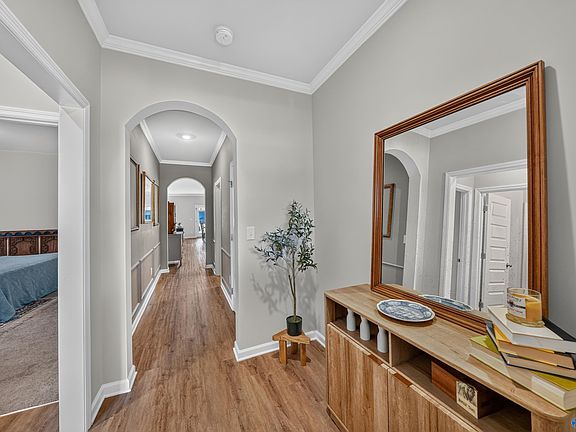 2nd image of 161 Flintridge Dr