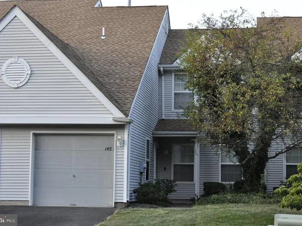 145 Birch Hollow Dr, Bordentown, NJ 08505