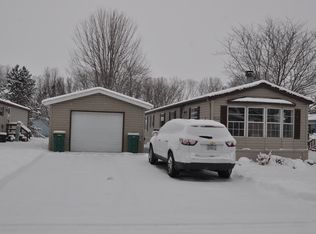 W7125 Phoenix Dr, Fond Du Lac, WI 54937