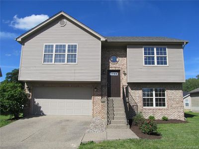 2211 Freedom Cir, Jeffersonville, IN, 47130