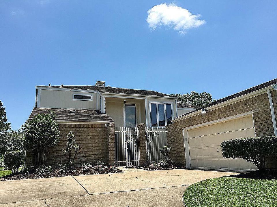 1st image of 15171 Diana Ln