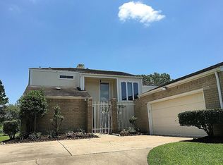 15171 Diana Ln, Houston, TX 77062