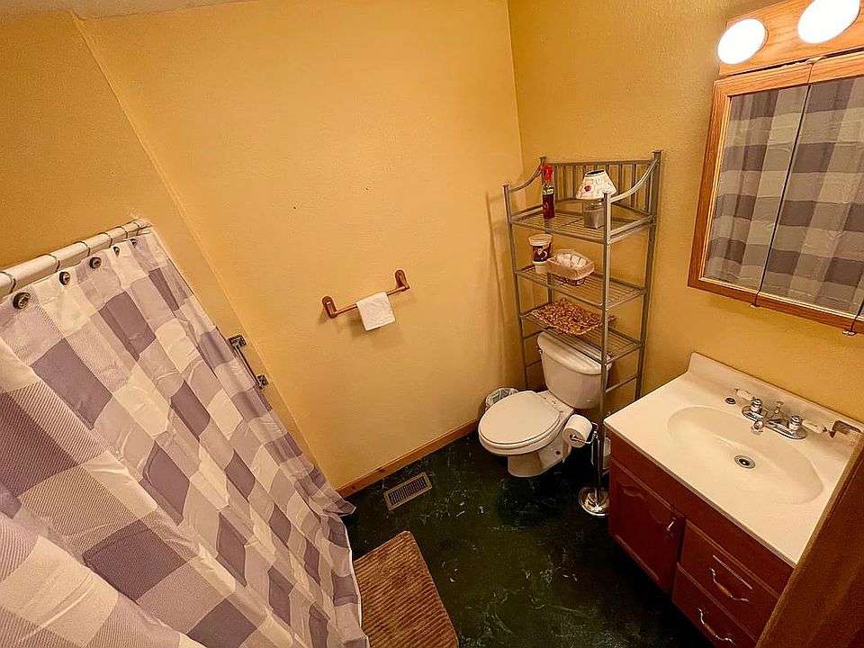Restroom 