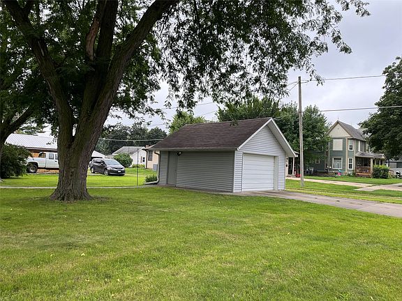 3rd image of 701 14th St