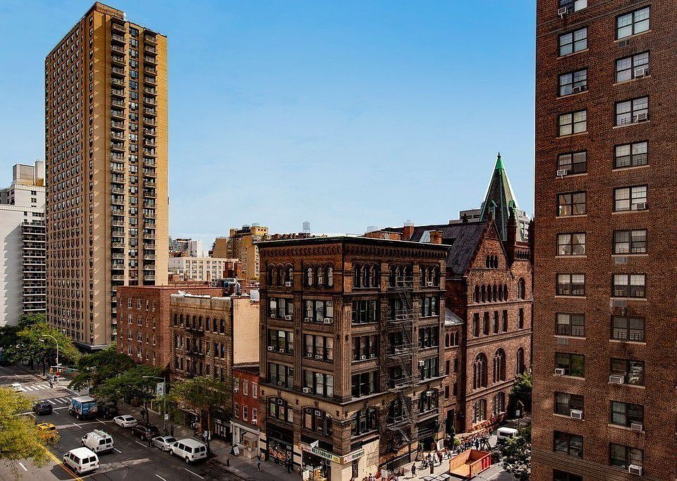 1st image of 160 3rd Ave #9D