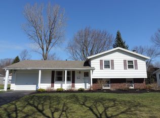 50 Sugar Maple Dr, Rochester, NY 14615