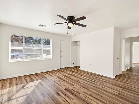 3rd image of 2209 North St