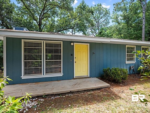 4th image of 388 Pecan Ave