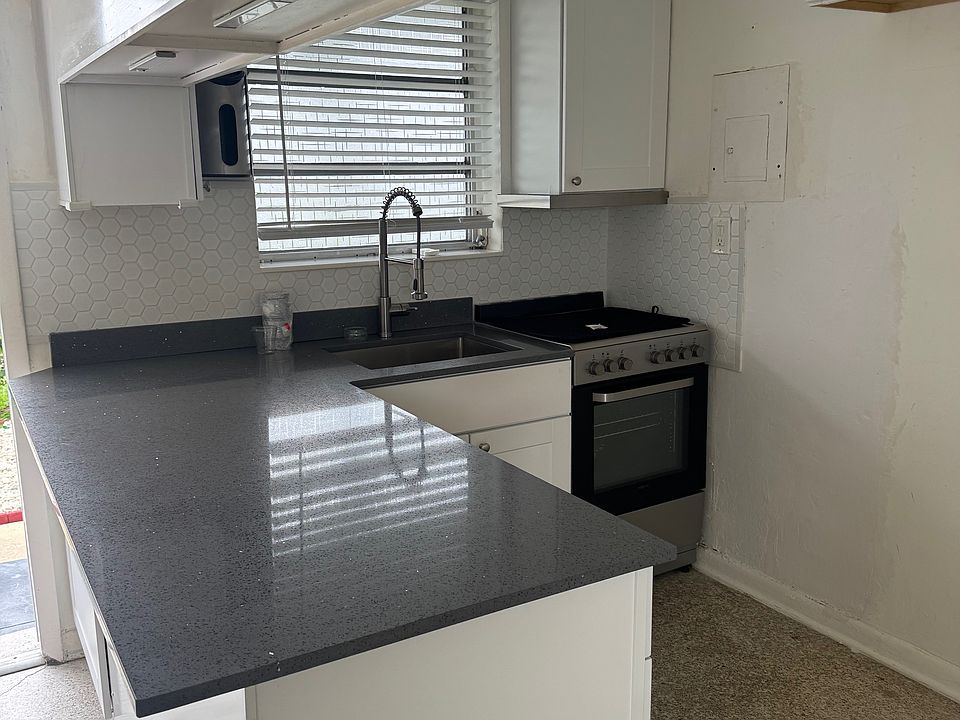 1st image of 75 W 12th St