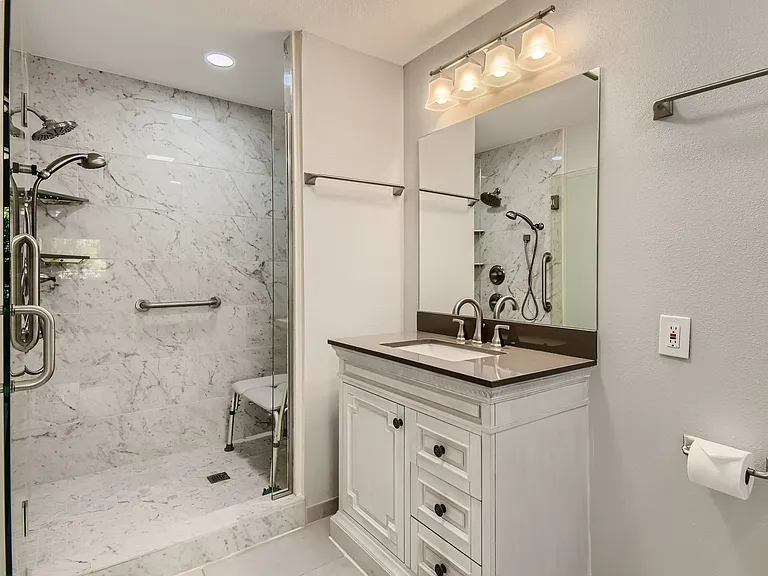 32 Condolea Dr — Photo 13