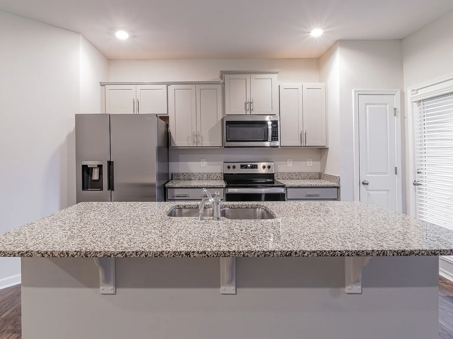 3 bed, 1428 sqft, $1,650 — Photo 4
