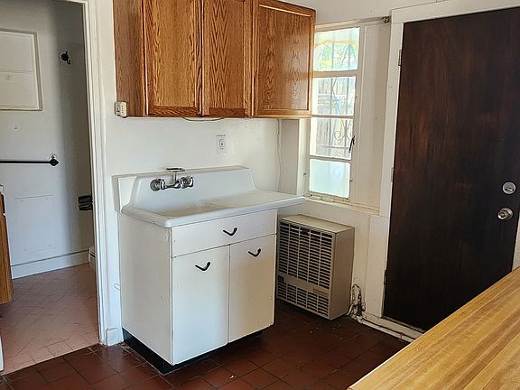 5th image of 612 Copper Ave NE APT B