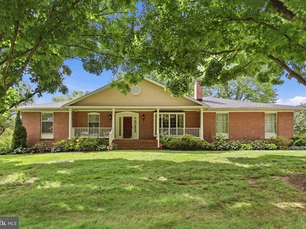 20011 Cherry Hill Cir, Hagerstown, MD 21742