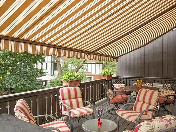 25x10 deck with motorized retractable awing and gas grill.