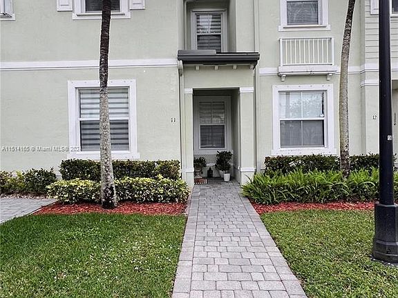 3rd image of 2935 SE 1st Dr Unit 11