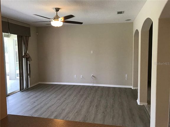 3rd image of 10075 Hart Branch Cir