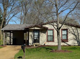 1438 Ramona Ln, Saint Charles, MO