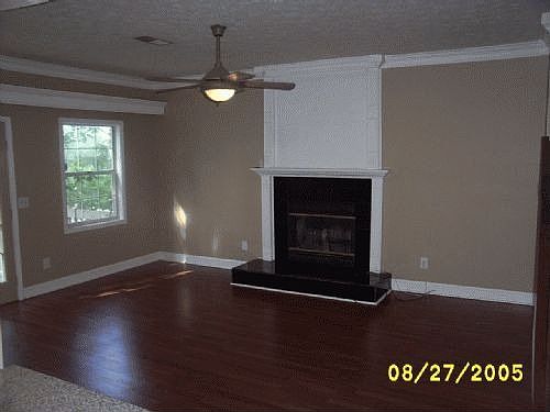 Spacious living room
