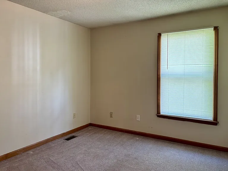 409 E Grundy St #4 — Photo 9