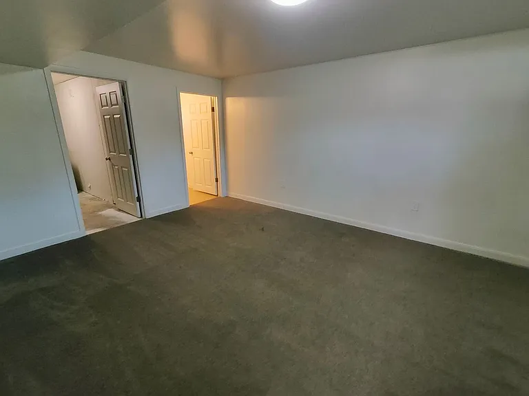 349-357 N 800 W — Photo 17