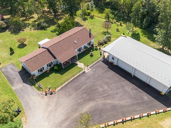2nd image of 70 Apple Orchard Pl