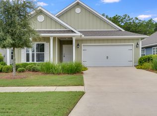 323 Lightning Bug Ln, Freeport, FL 32439