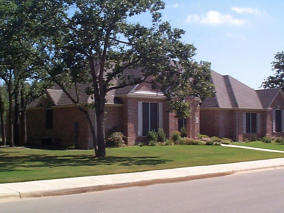 North View - Notice Oak Trees