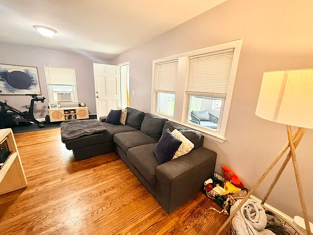 915 N Stonestreet Ave — Photo 2