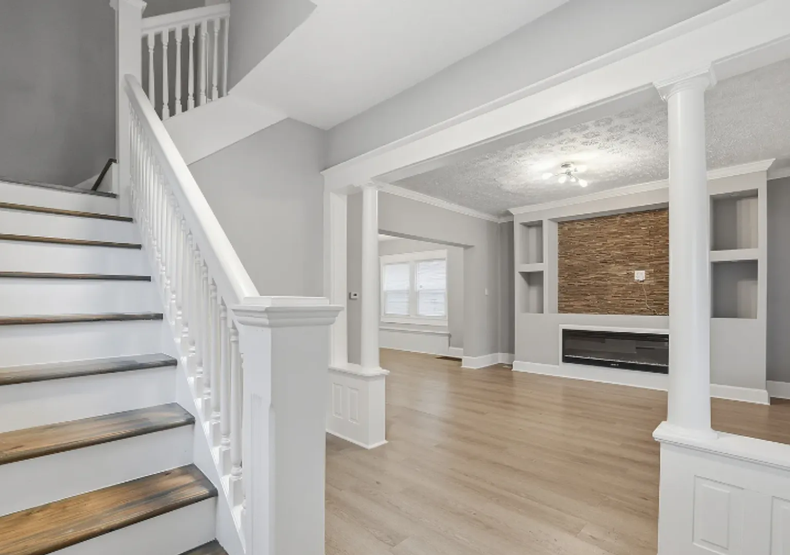 Large 2 Bedroom Home — Photo 2