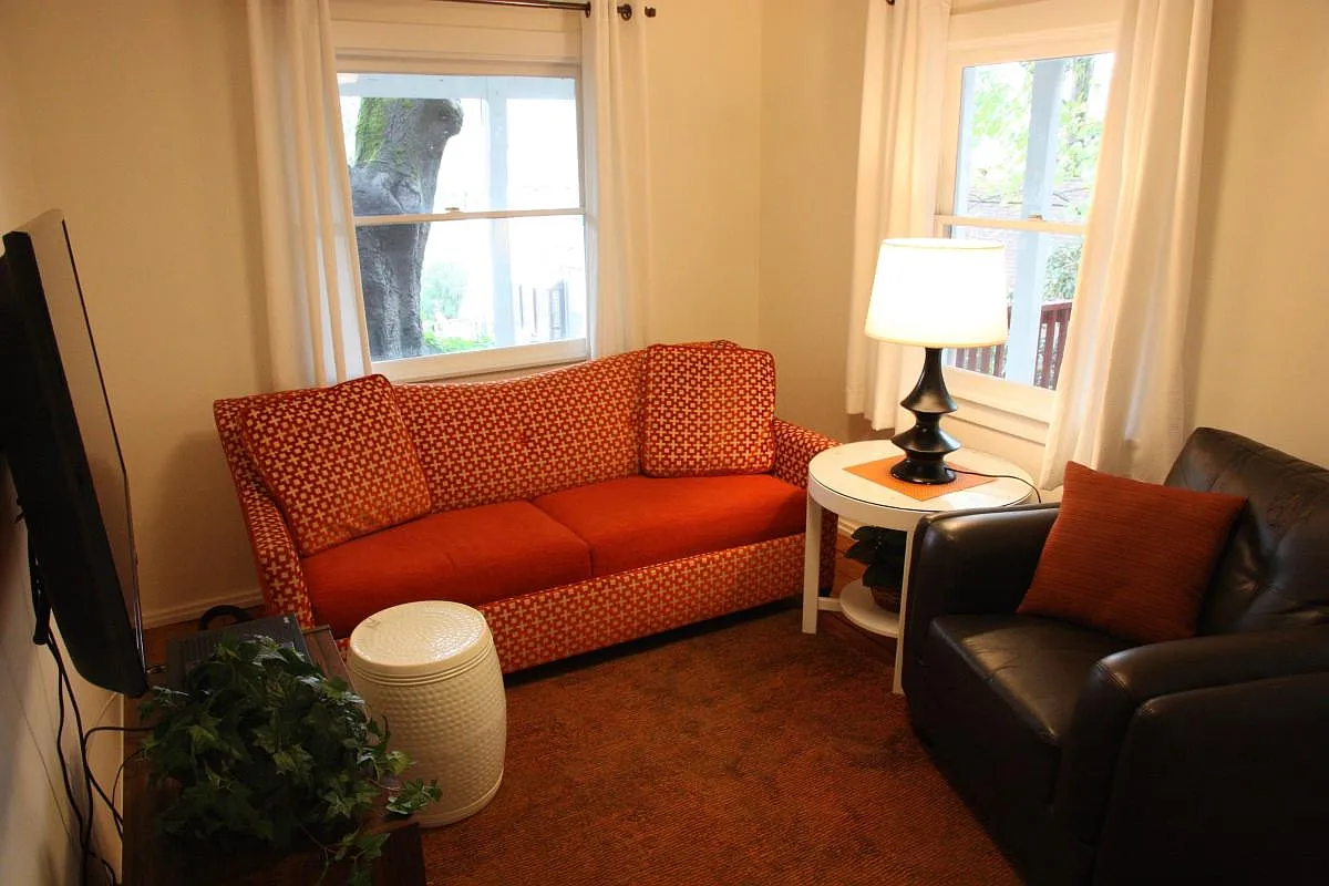 Living area has Lots of windows. - 1425 Foothill Blvd #B