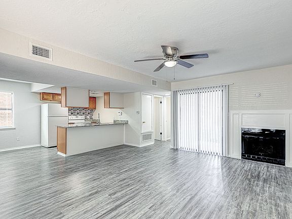 2nd image of 2904 NW 45th Pl APT A