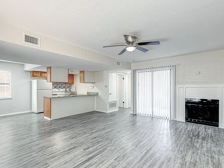 2904 NW 45th Pl #2904-C — Photo 4