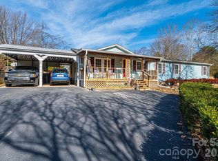 5876 Leil Rd, Hickory, NC 28602