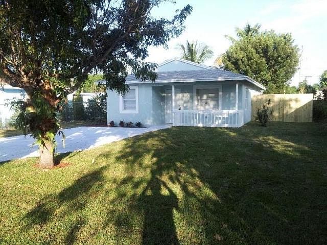 1st image of 329 NW 5th Ave