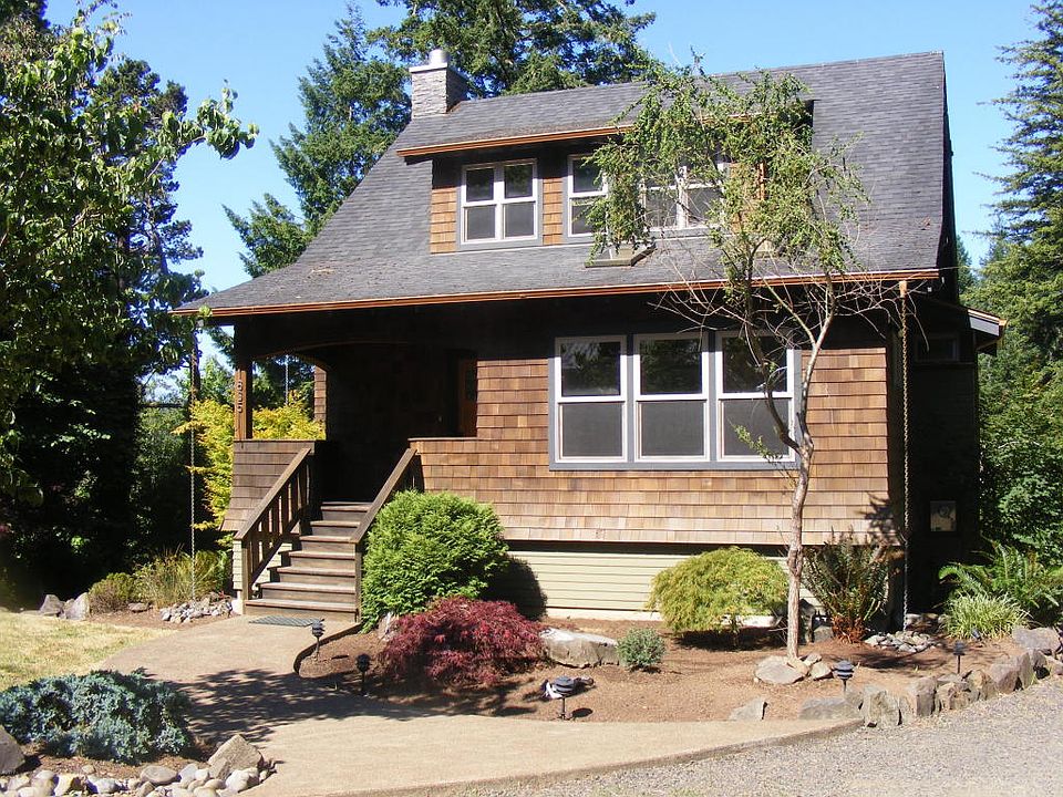 1st image of 1835 NE Arcadia Dr