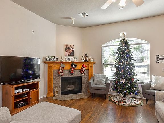 5th image of 21796 Pioneer Cir